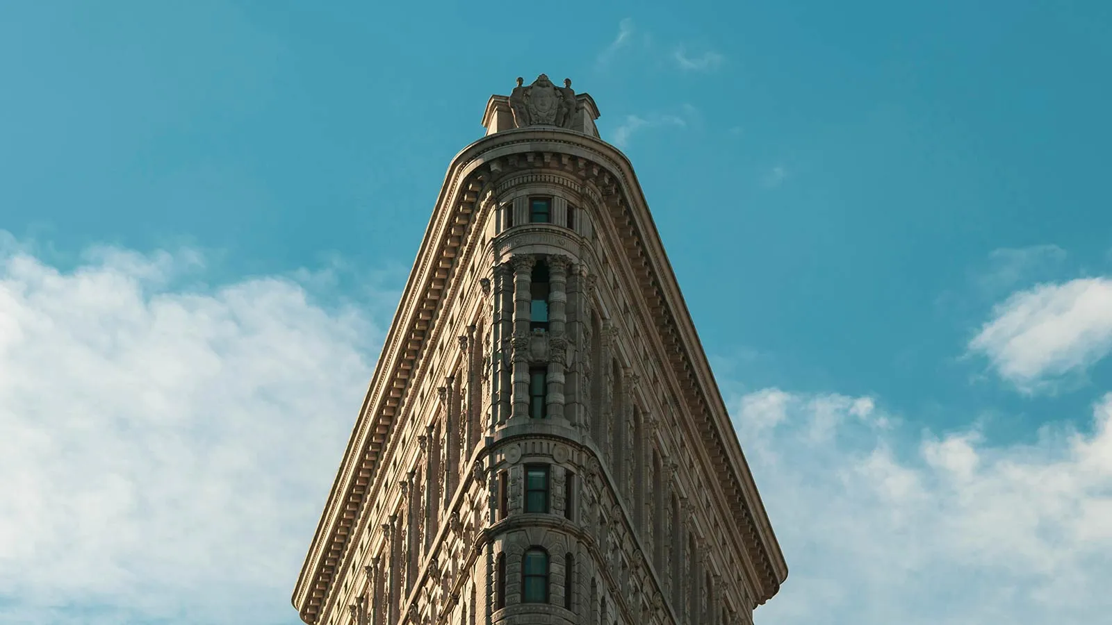 Flatiron-style New York building subject to ECB violation records