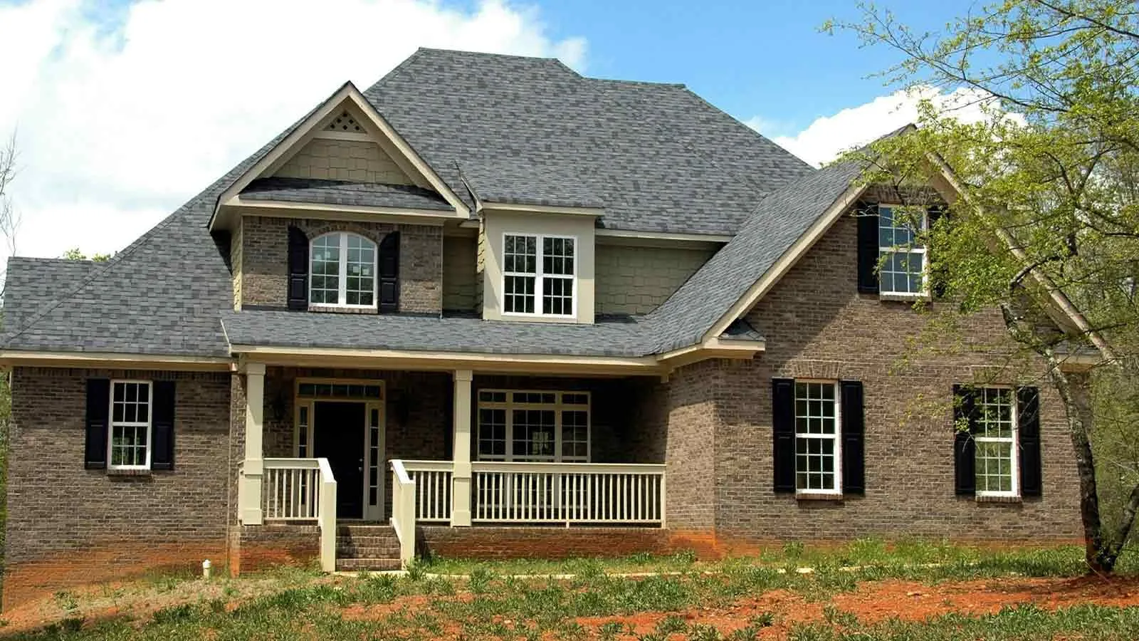 Brick colonial home researched before a legal investment purchase in Kenner