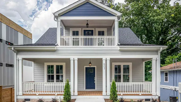 Coastal cottage with double porches, the property behind a vendor title report